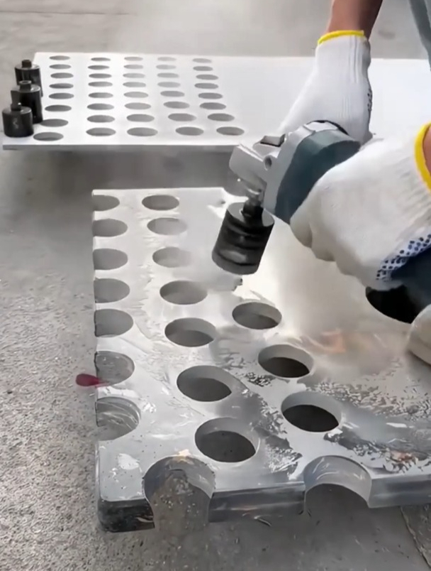 墙上打孔瓷砖不裂开技巧图解(在墙砖上打孔怎么打墙砖才不会破) 墙上打孔瓷砖不裂开技巧图解(在墙砖上打孔怎么打墙砖才不会破)